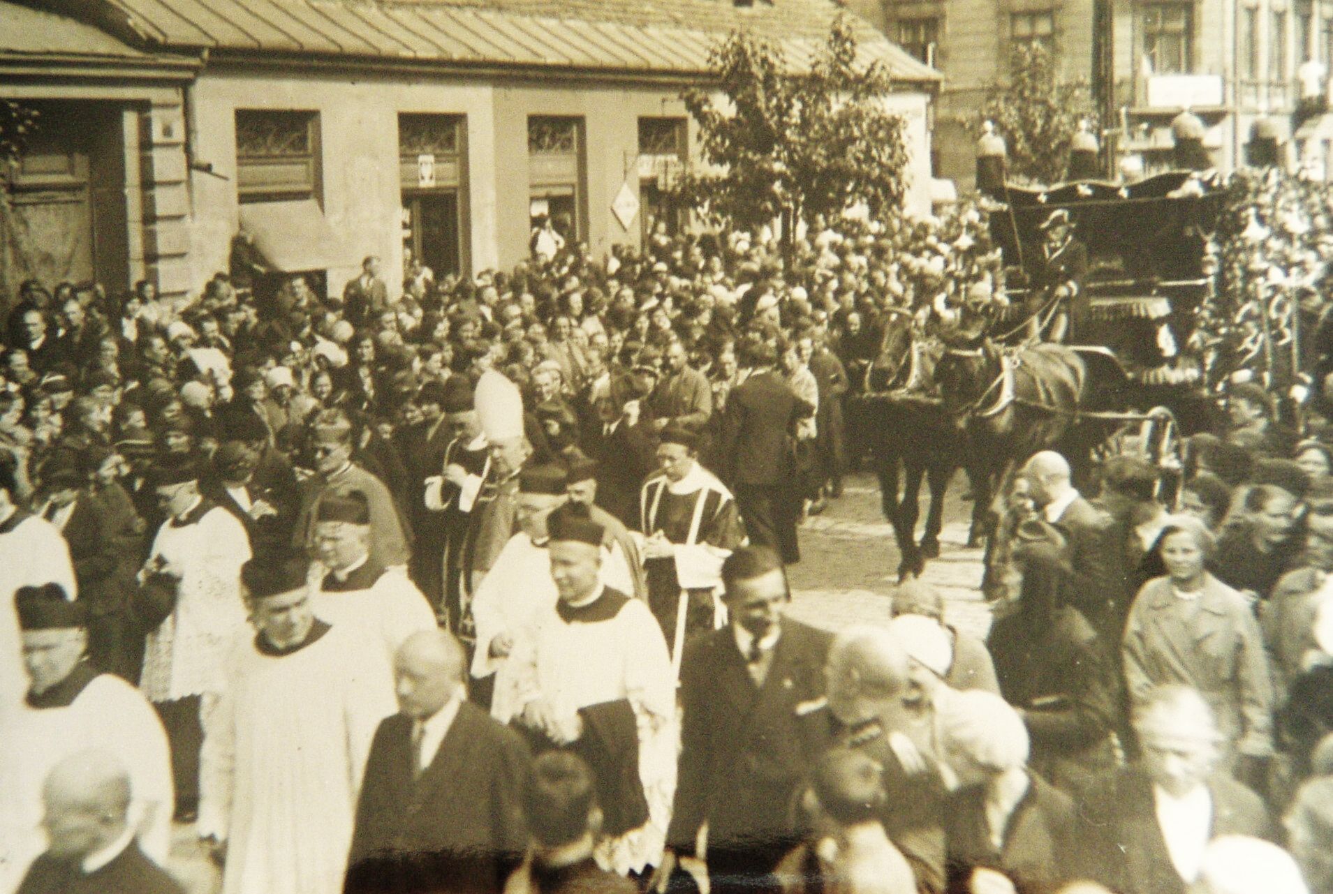 Pogrzeb o. Bernarda Łubieńskiego 1933 r. 2